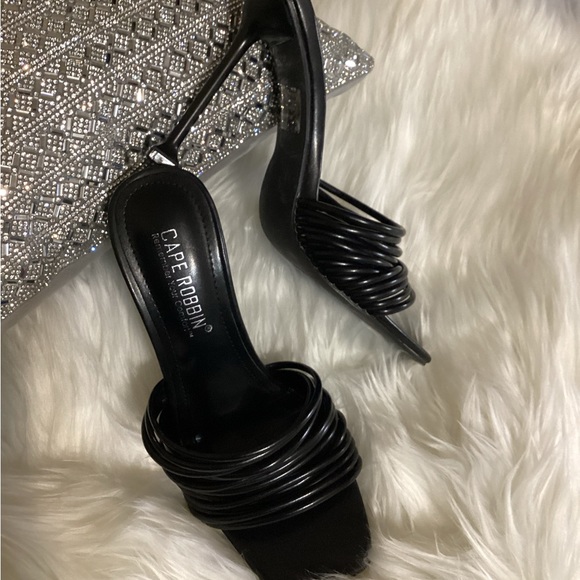 Cape Robbin black heels - Picture 3 of 10